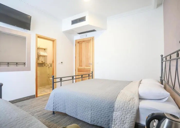 Toplik בית הארחה